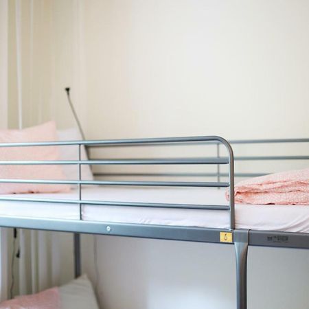 Hotelik Okecie 39 - Nocleg I Parking Blisko Lotnisko Okecie Varşova Dış mekan fotoğraf