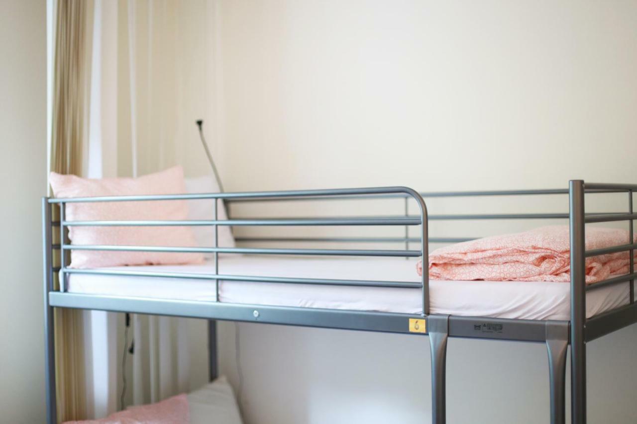Hotelik Okecie 39 - Nocleg I Parking Blisko Lotnisko Okecie Varşova Dış mekan fotoğraf